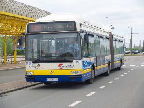 Irisbus Agora van DK Bus aan het station van Adinkerke/De Panne.