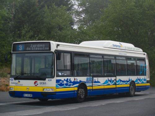 Irisbus Agora van DK Bus aan het station van Adinkerke/De Panne.