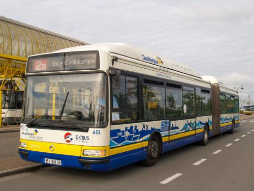 Irisbus Agora van DK Bus aan het station van Adinkerke/De Panne.