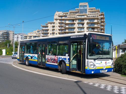 Irisbus Citelis aan de halte De Panne Esplanade