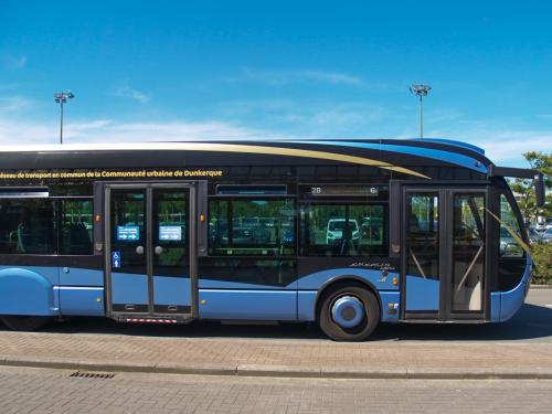 Iveco Crealis aan het station Adinkerke/De Panne.