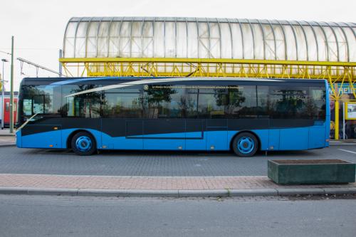 Iveco Crossway van DK Bus aan het station van Adinkerke/De Panne.