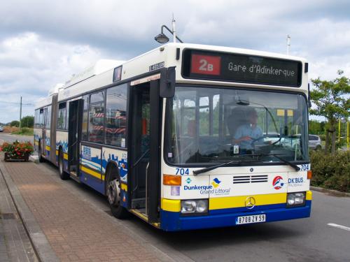 Mercedes O405 aan het station Adinkerke/De Panne.