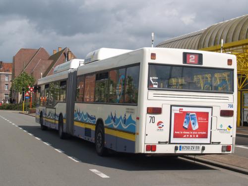 Mercedes O405 aan het station Adinkerke/De Panne.