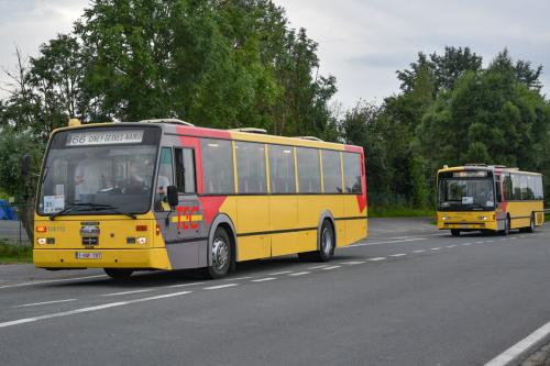 Van Hool A280 (TEC) te Kaaskerke gedurende de Nostalbus Rally.