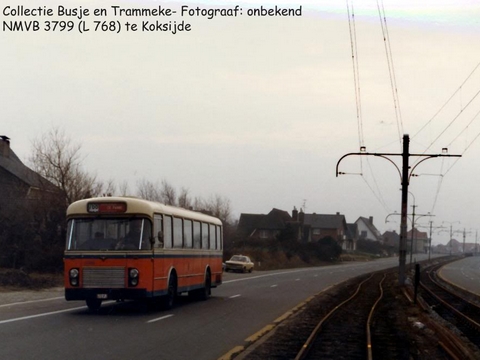 Van Hool AU124 op de vroegere lijn 768 (vervanging van de kusttram richting De Panne) te Koksijde.De fotograaf is helaas onbekend.  Wie de naam van de fotograaf kent, mag deze steeds doorgeven!