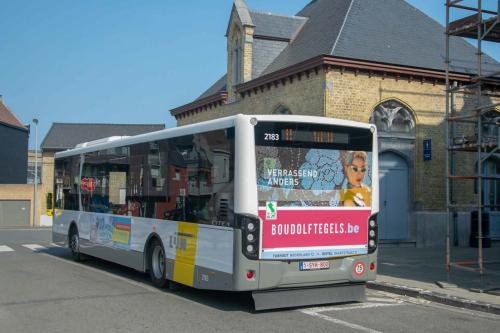 VDL Citea aan het station van Veurne.