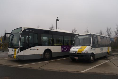 Van Hool newA330 in de stelplaats van Adinkerke.