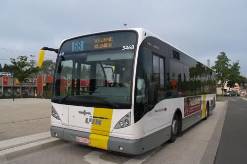 Van Hool newA360 aan het station van Koksijde.