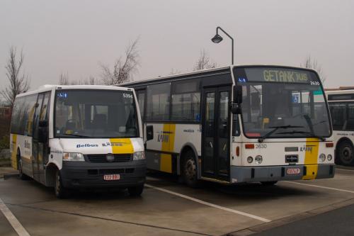 Van Hool A600 in de stelplaats te Adinkerke.