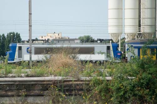 Een lokale trein in de bundel te Dunkerque