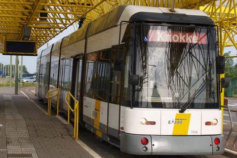 Siemens (uit Antwerpen of Gent) als versterking op de kustlijn.