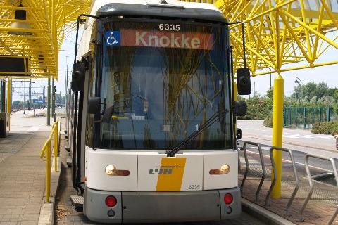 Siemens (uit Antwerpen of Gent) als versterking op de kustlijn.