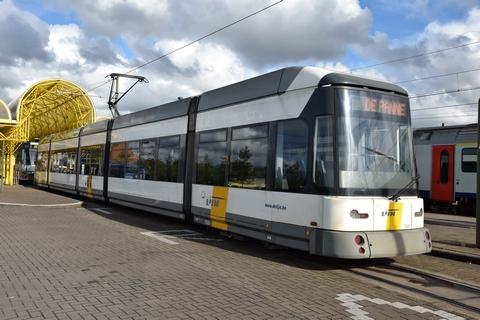 Siemens (uit Antwerpen of Gent) als versterking op de kustlijn.