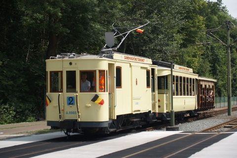 OB A.9965, met aanhangrijtuigen A8816 en A11593 tussen Adinkerke en De Panne.