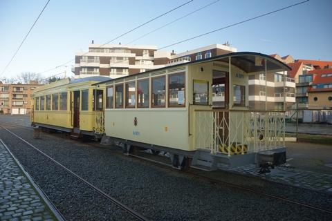 Aanhangrijtuigen A19211 & A871 aan de stelplaats van TTO Noordzee in De Panne.