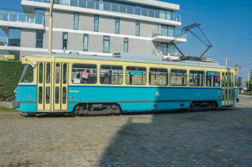 Deze PCC uit Gent is nu eigendom van TTO Noordzee.  We zien de tram in hun stelplaats te De Panne.