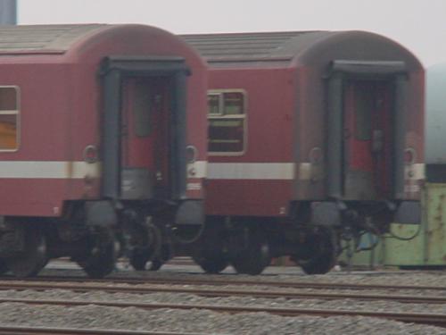 M4 rijtuigen in bordeaux kleur te Adinkerke/De Panne.