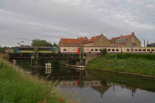 M4 in New Look kleuren, getrokken of geduwd door loc van de reeks 21 te Veurne.