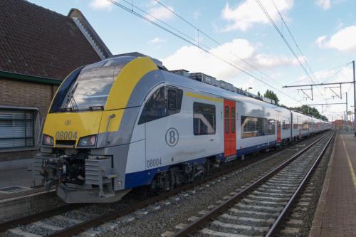 MR08 (Desiro) te Diksmuide.