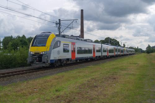 MR08 (Desiro) te Veurne.