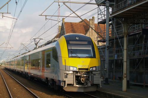 MR08 (Desiro) te Veurne.