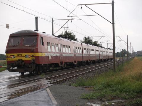 MS75 in bordeaux kleuren te Adinkerke/De Panne.