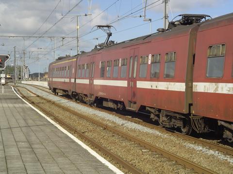 MS75 in bordeaux kleuren te Adinkerke/De Panne.